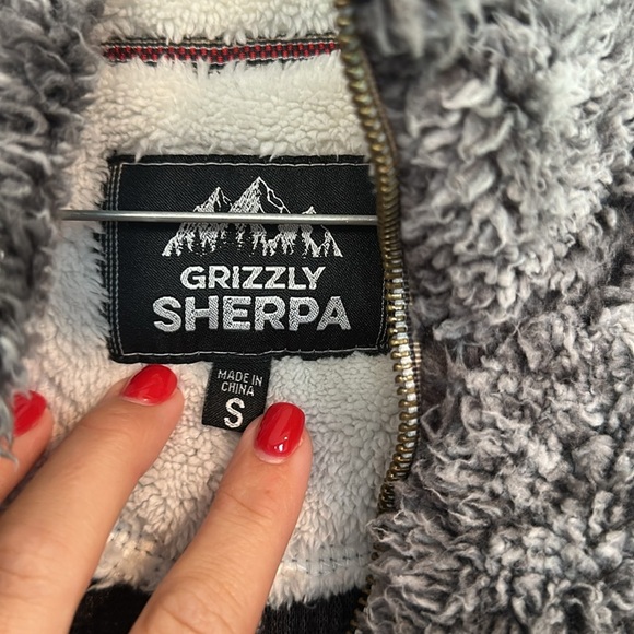 Grizzly Sherpa grey size small women’s - Picture 3 of 3